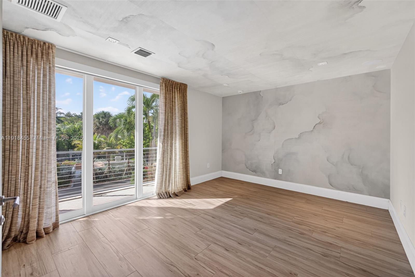 Undisclosed Address Fort Lauderdale, FL 33316