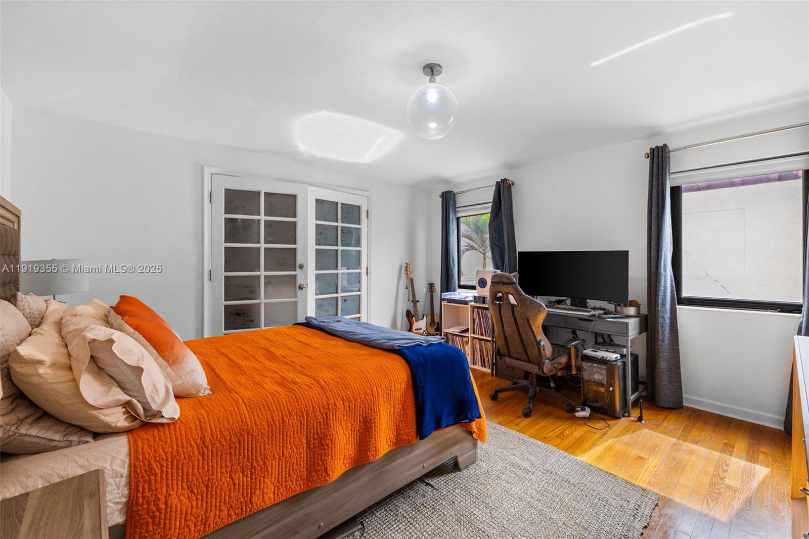 5860 Pine Tree Dr Miami Beach, FL 33140