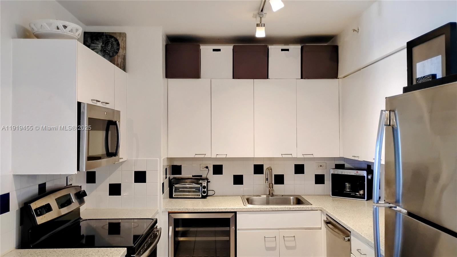 1500 Bay Rd #1002S Miami Beach, FL 33139