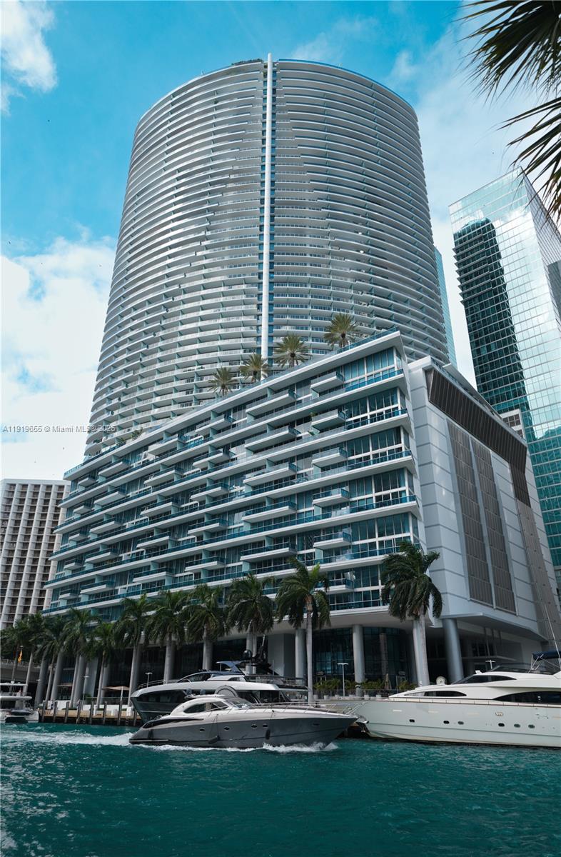 200 Biscayne Blvd Way #3906 Miami, FL 33131