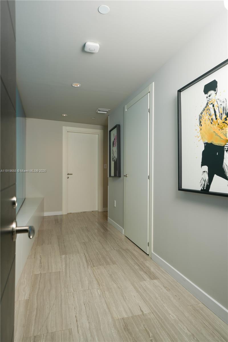 200 Biscayne Blvd Way #3906 Miami, FL 33131