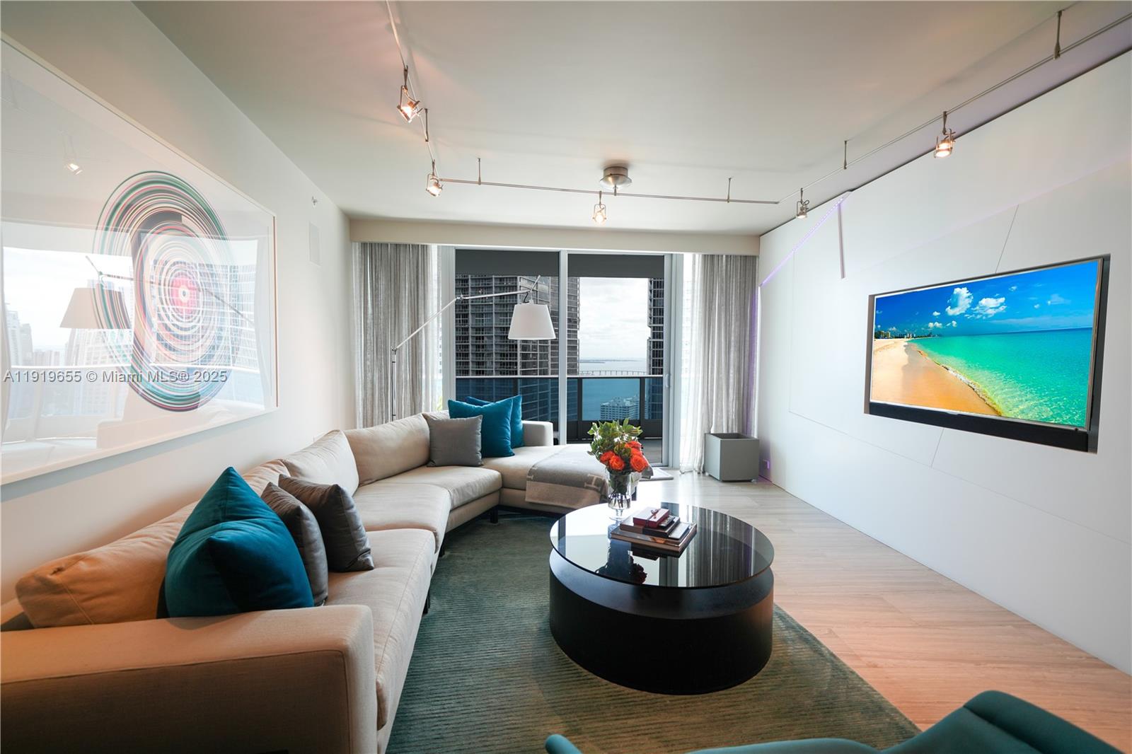 200 Biscayne Blvd Way #3906 Miami, FL 33131