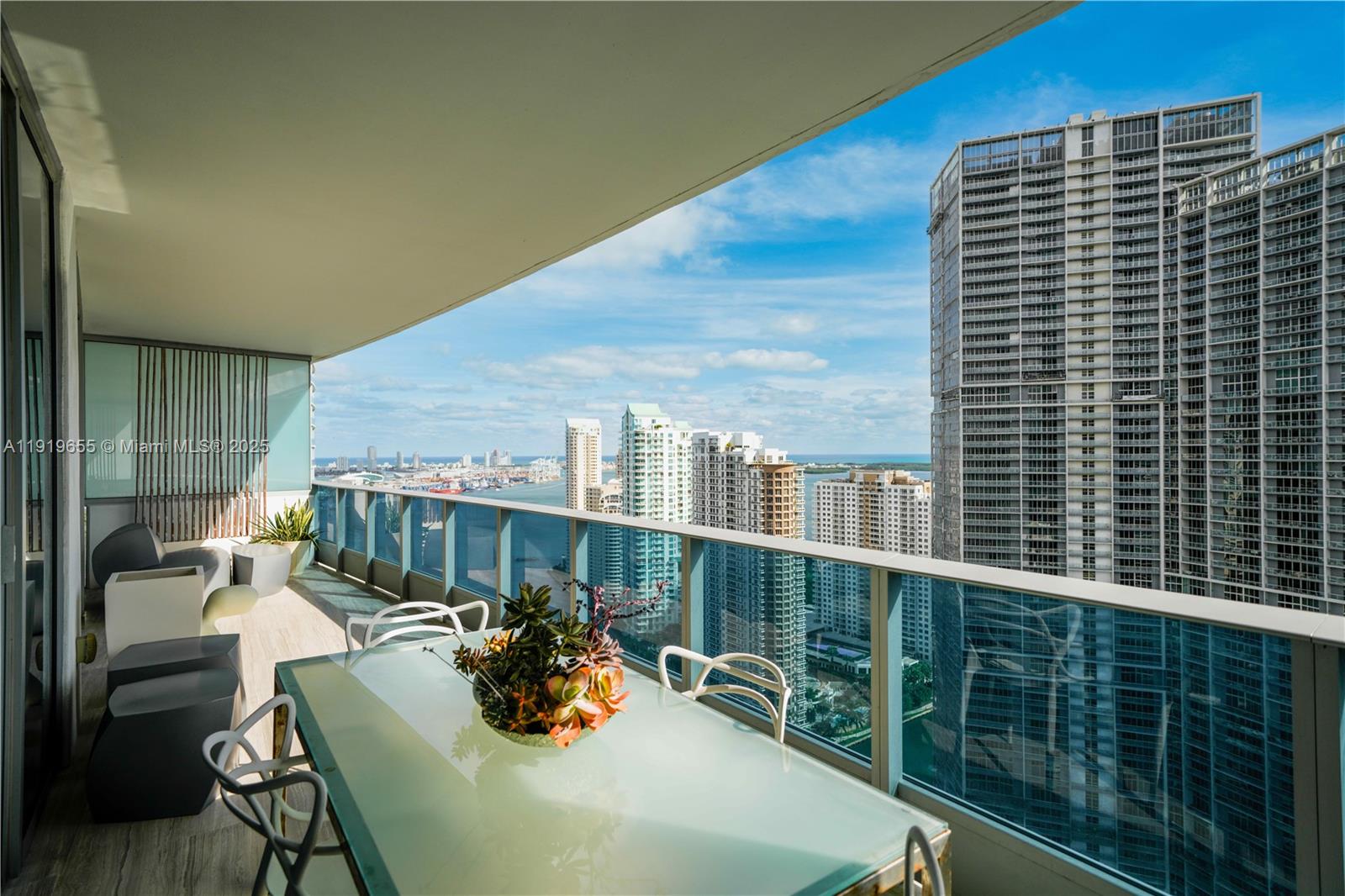 200 Biscayne Blvd Way #3906 Miami, FL 33131