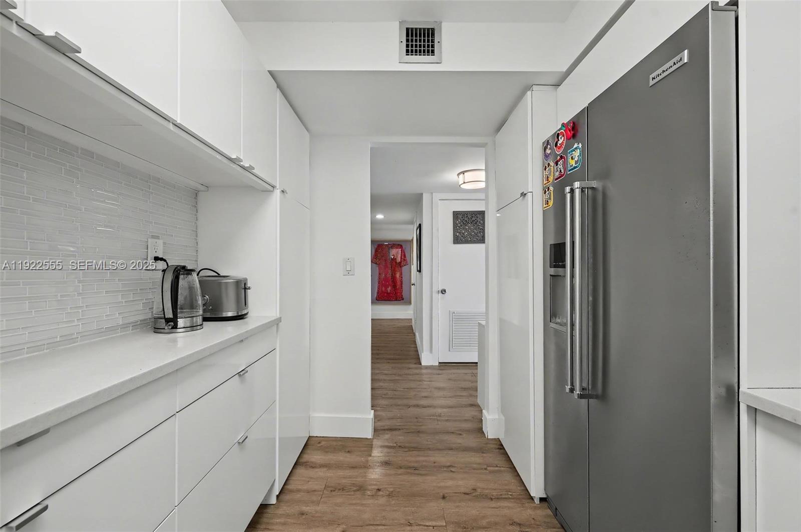 10000 W Bay Hbr Dr #303 Bay Harbor Islands, FL 33154