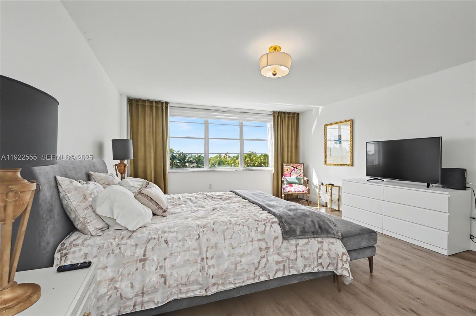 10000 W Bay Hbr Dr #303 Bay Harbor Islands, FL 33154