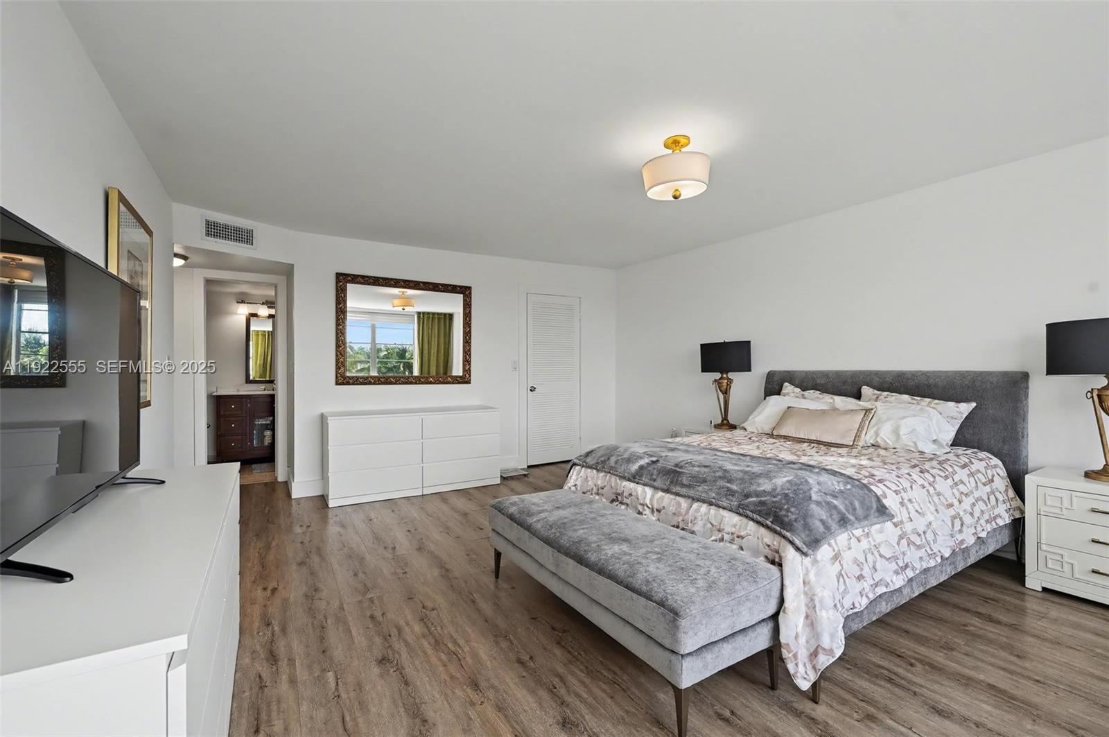 10000 W Bay Hbr Dr #303 Bay Harbor Islands, FL 33154