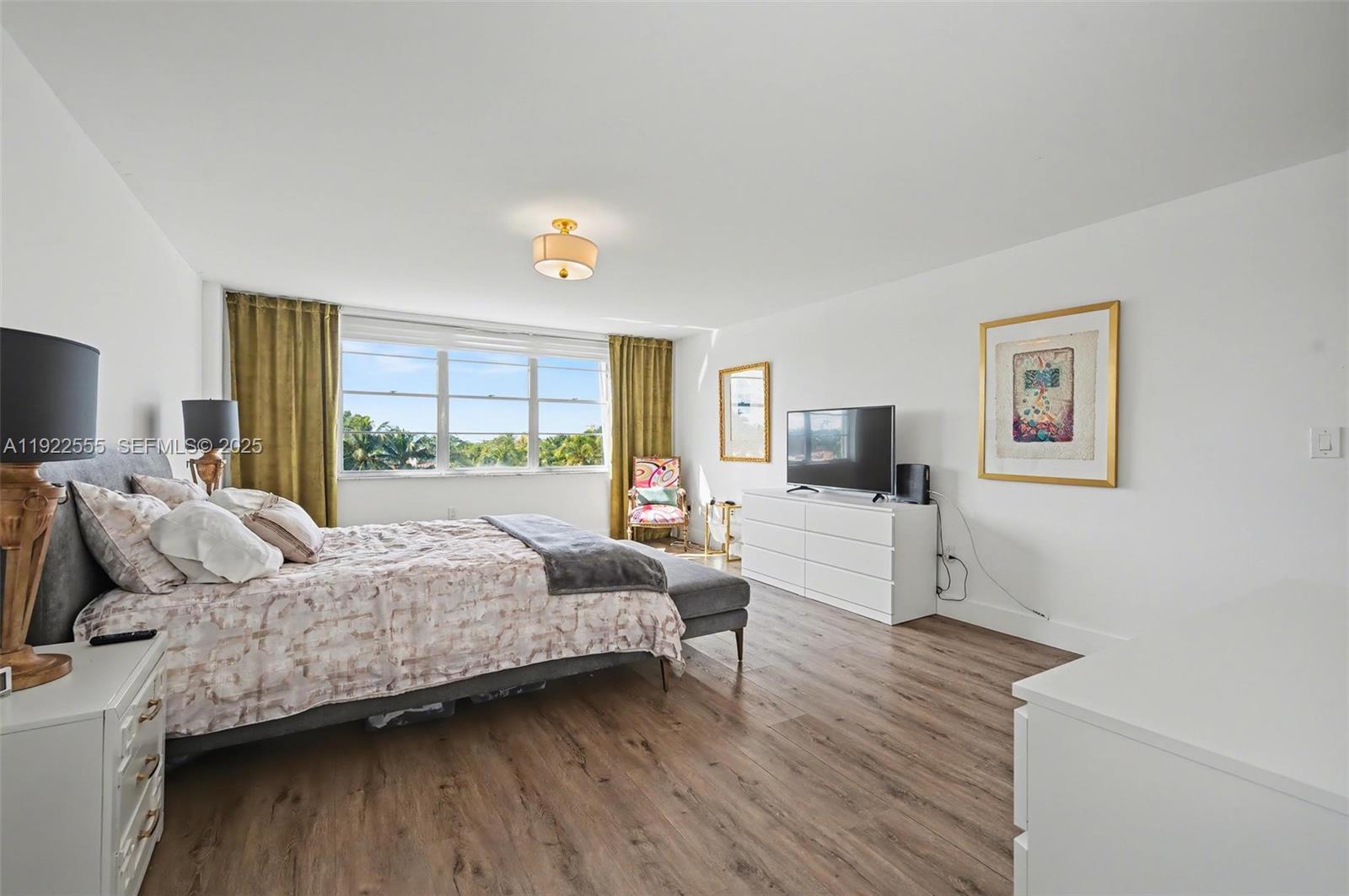 10000 W Bay Hbr Dr #303 Bay Harbor Islands, FL 33154