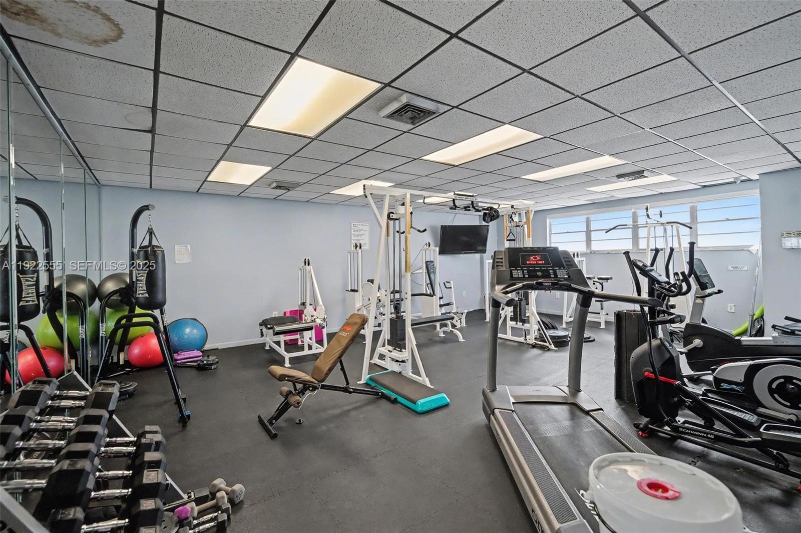 10000 W Bay Hbr Dr #303 Bay Harbor Islands, FL 33154