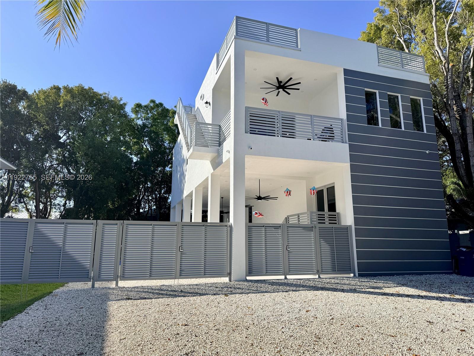 365 Buttonwood Shores Dr