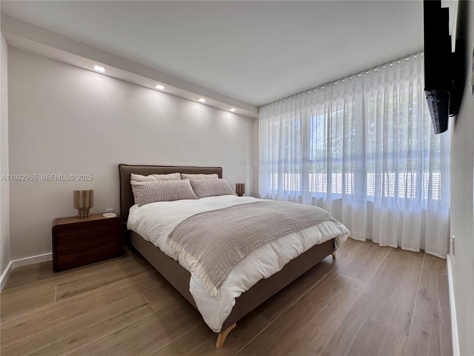 10230 Collins Ave #102 Bal Harbour, FL 33154