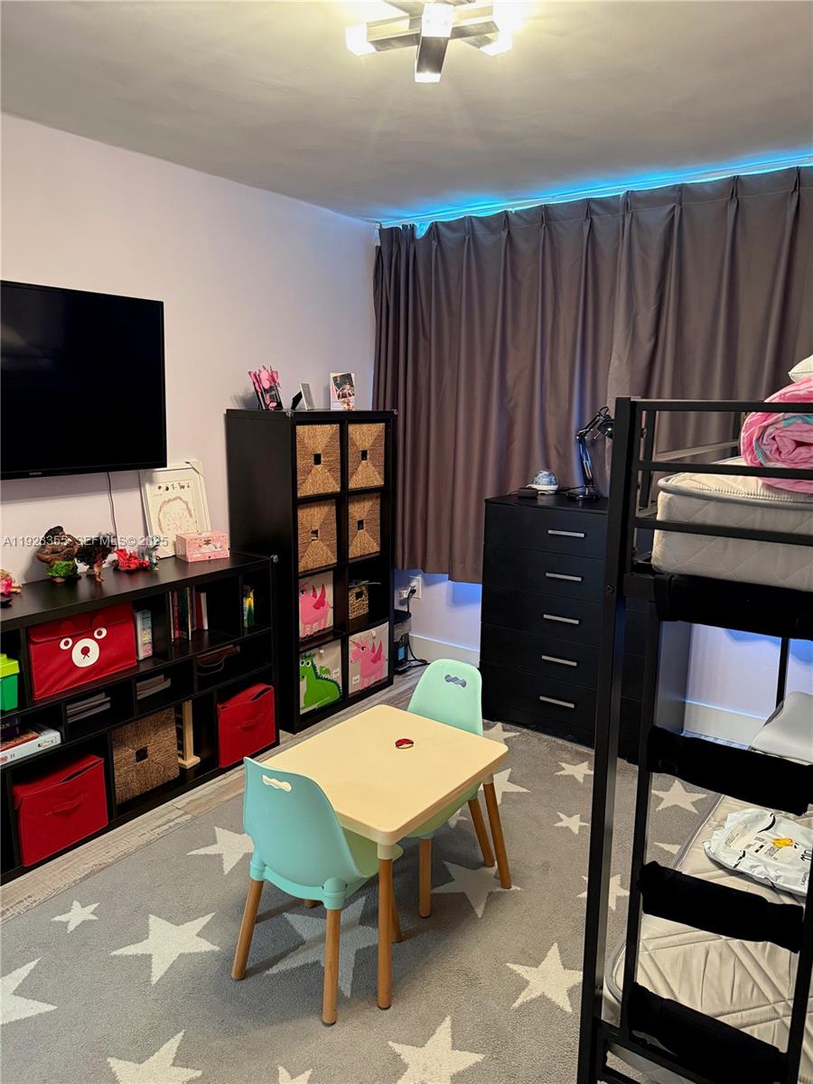 5750 Collins Ave #11D Miami Beach, FL 33140