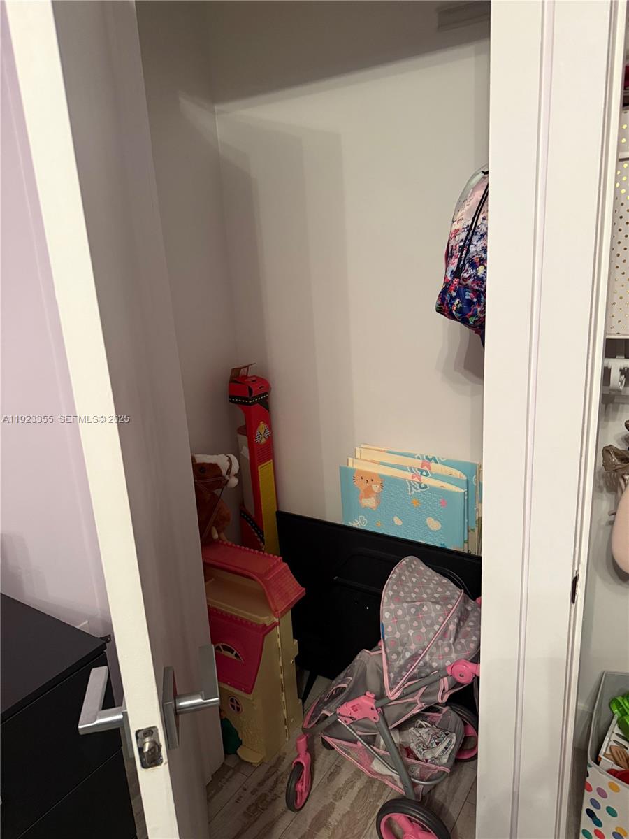 5750 Collins Ave #11D Miami Beach, FL 33140