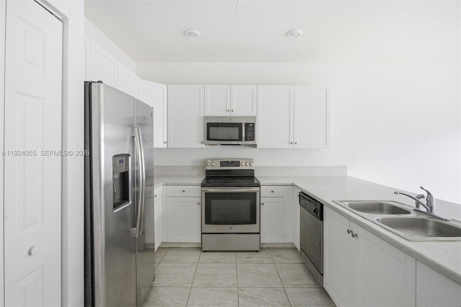 3355 W 106th Ter Hialeah, FL 33018