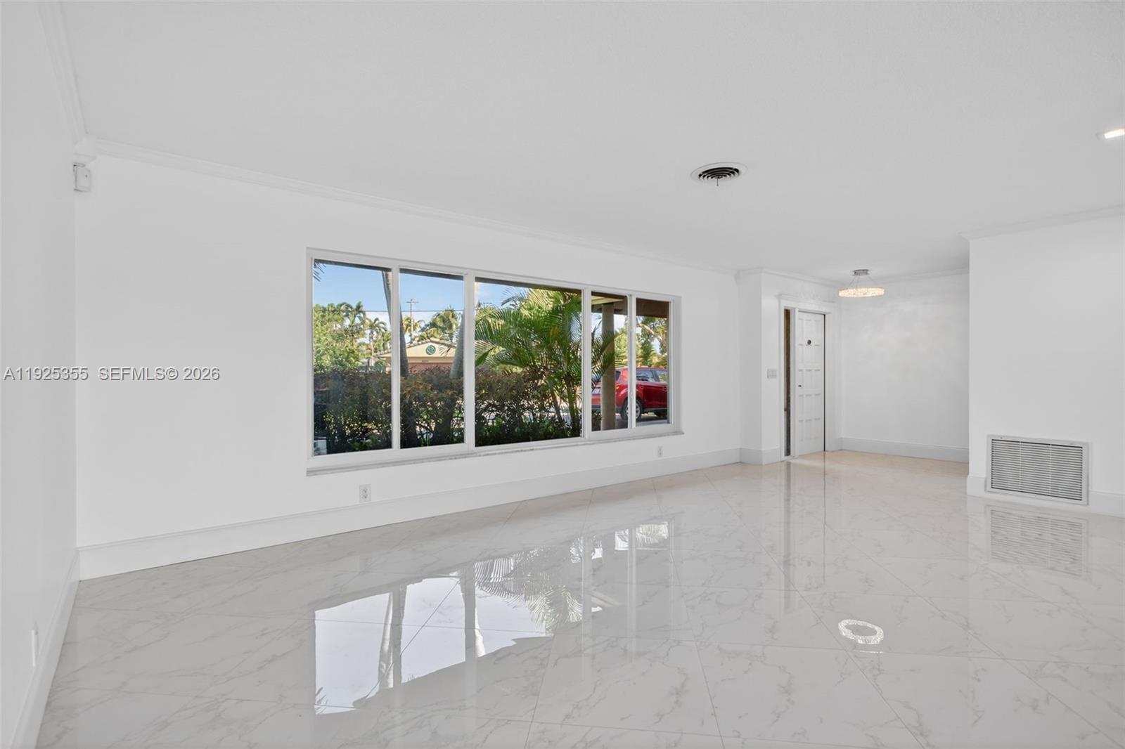 4060 NE 26th Ave Lighthouse Point, FL 33064