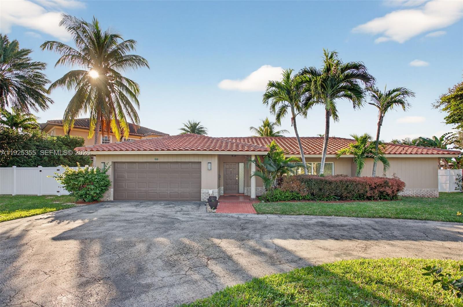 4060 NE 26th Ave Lighthouse Point, FL 33064