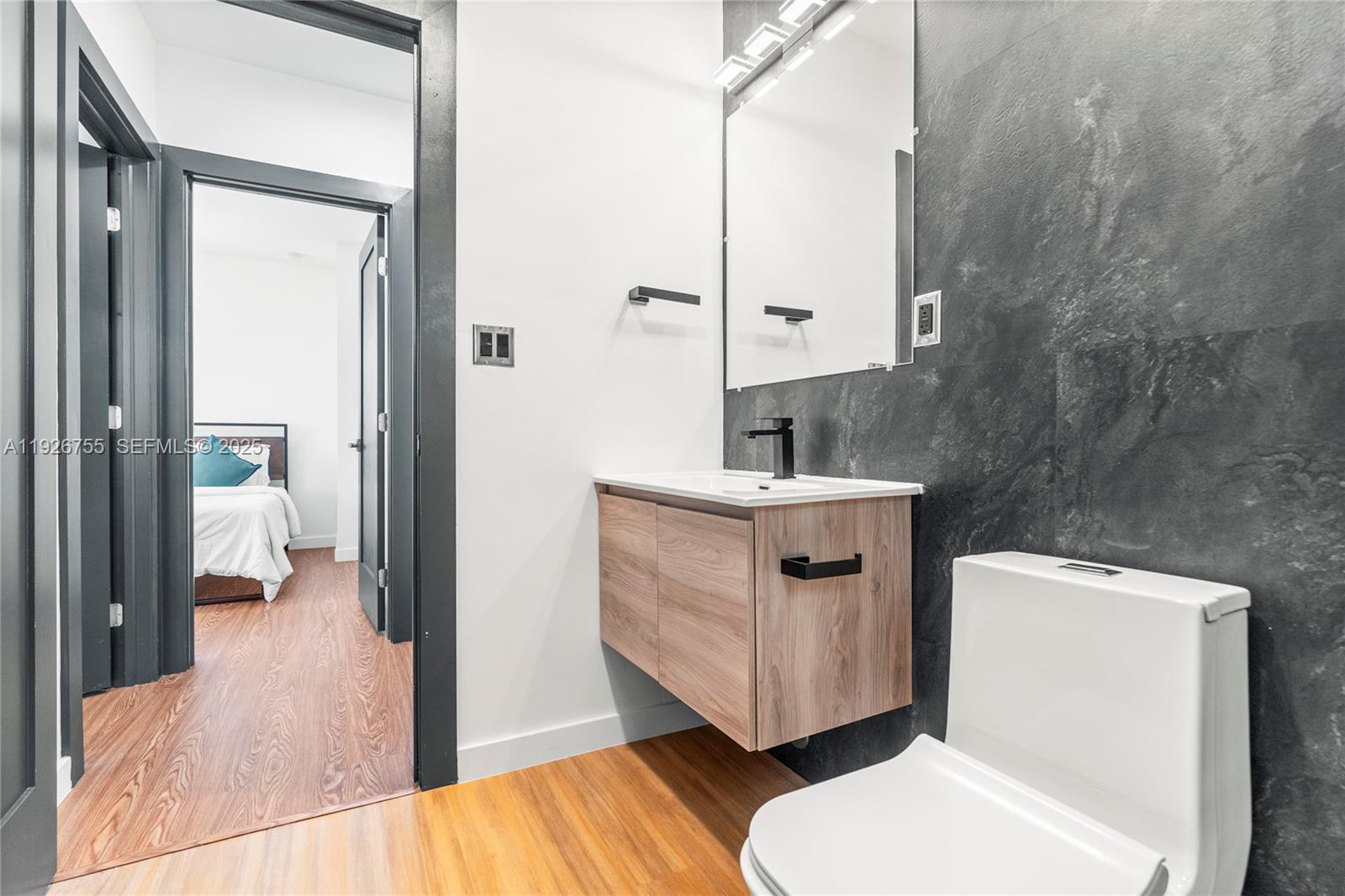 1121 NW 57th St Miami, FL 33127