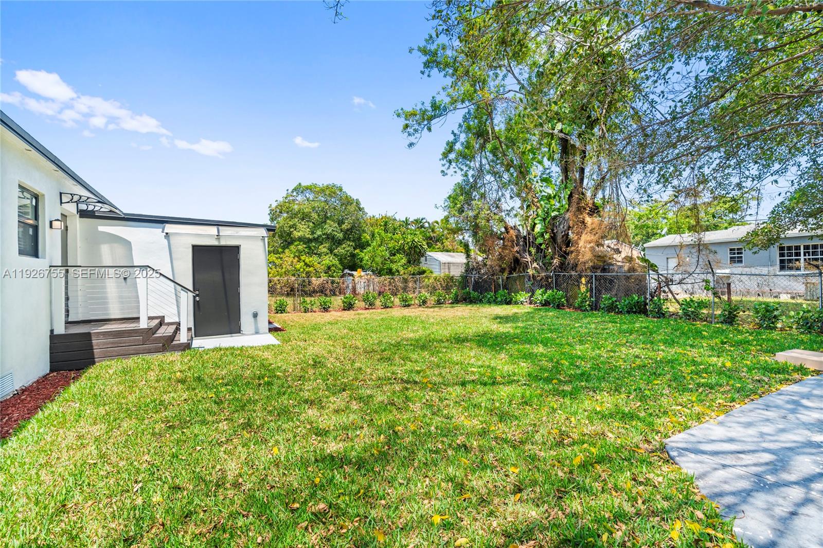 1121 NW 57th St Miami, FL 33127