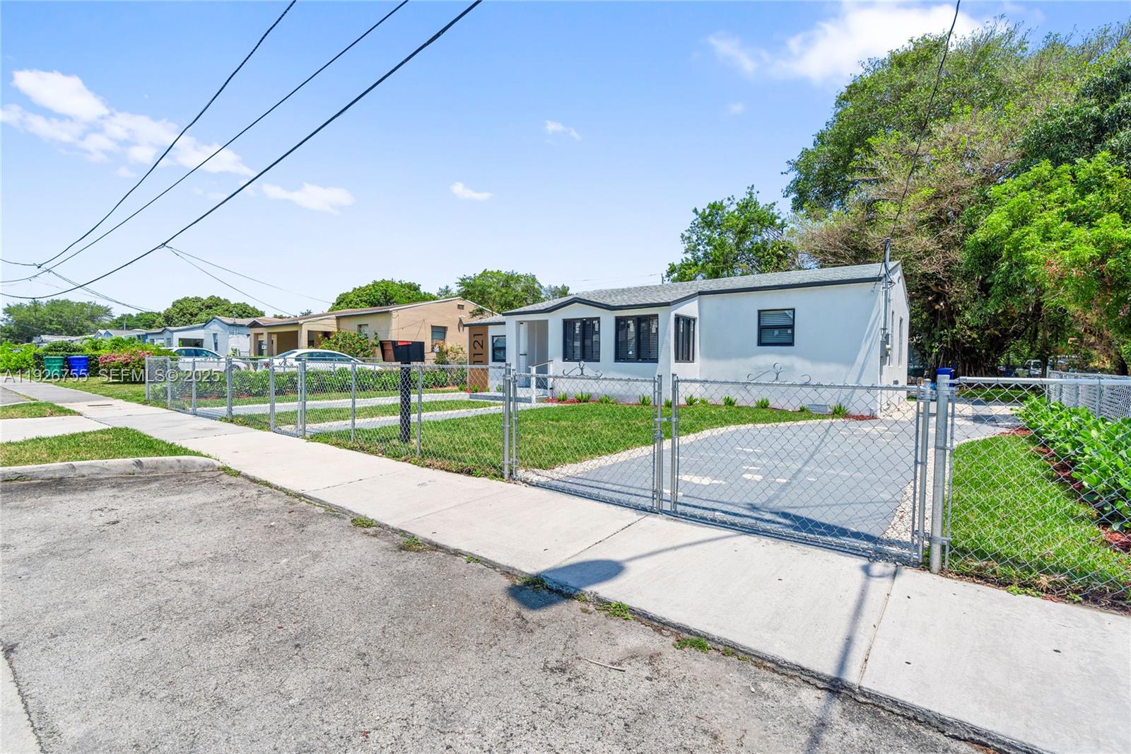 1121 NW 57th St Miami, FL 33127