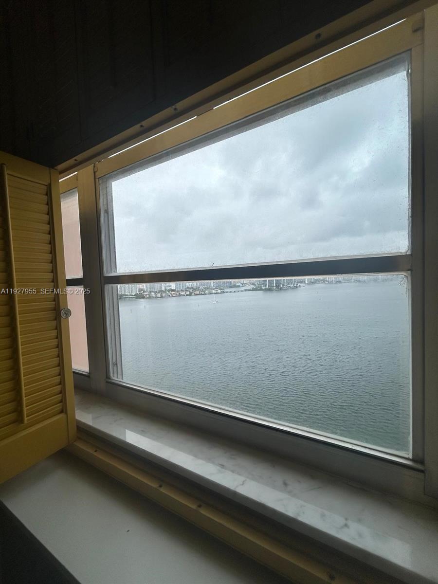 image Winston Towers 20010