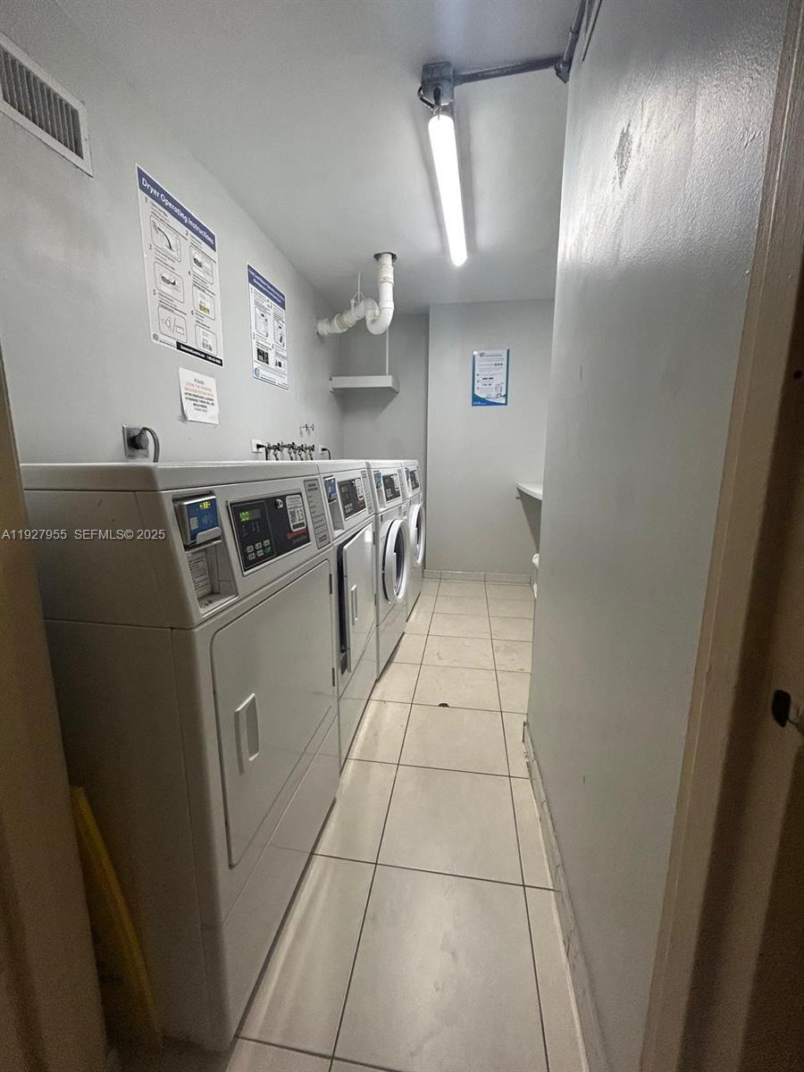 image Winston Towers 20015