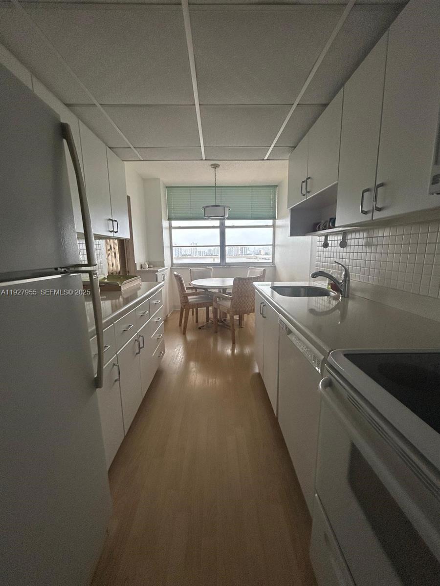 image Winston Towers 2002