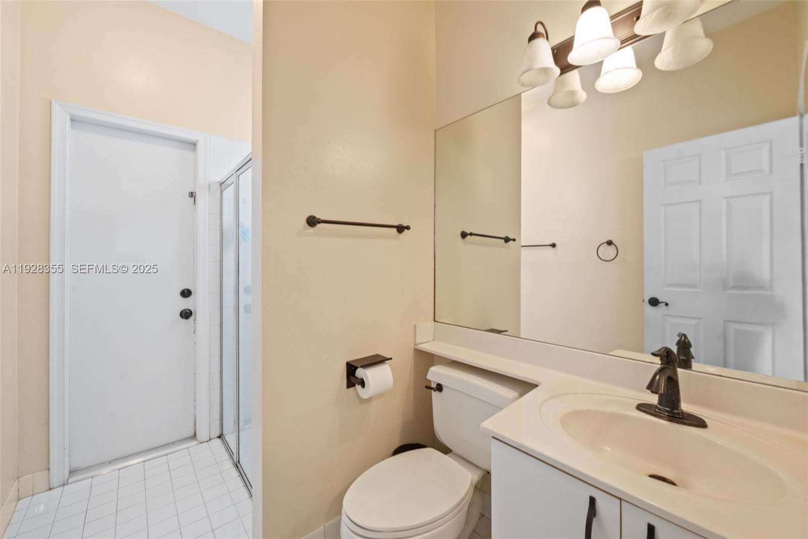 600 E Cypress Pointe Dr E Pembroke Pines, FL 33027