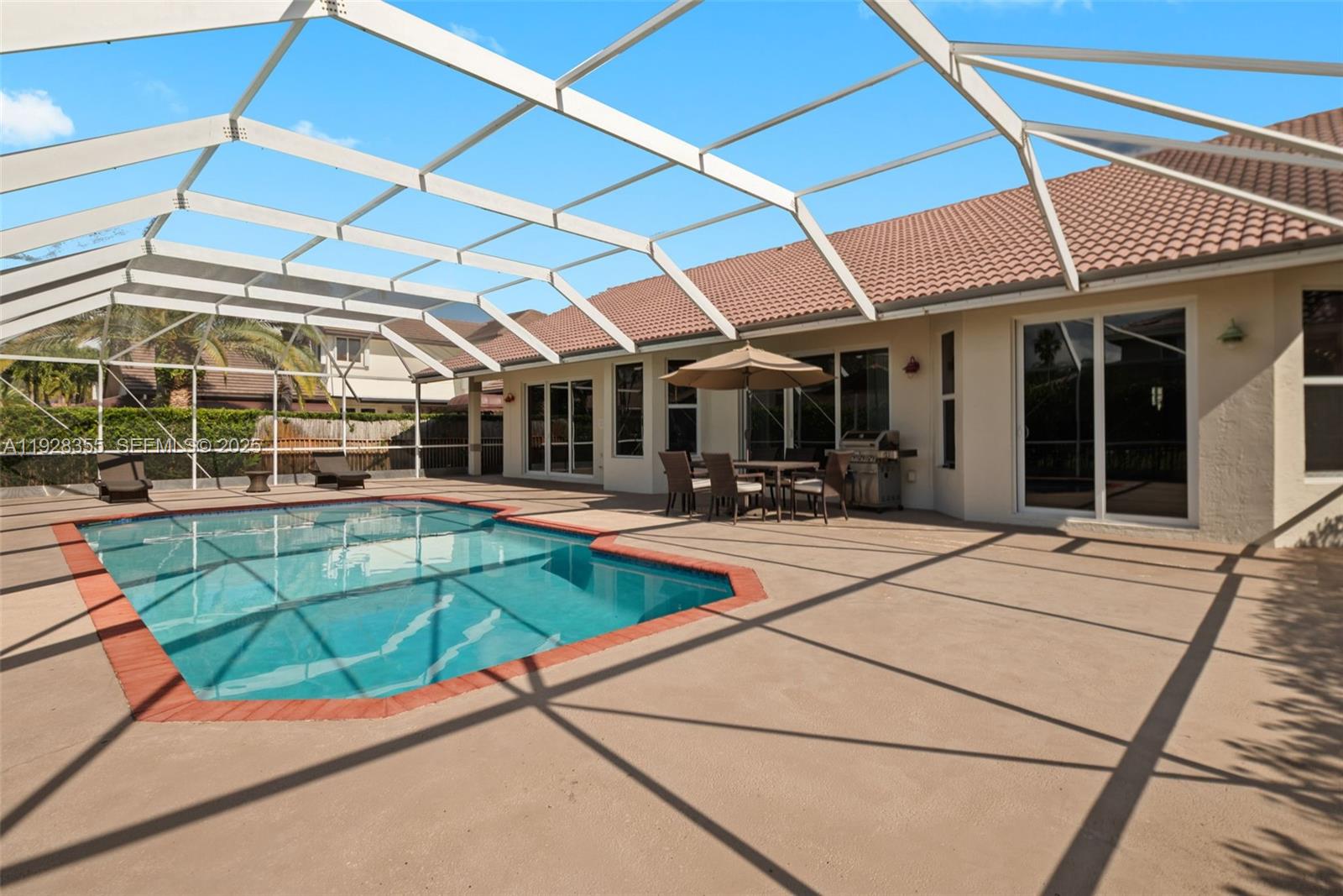 600 E Cypress Pointe Dr E Pembroke Pines, FL 33027