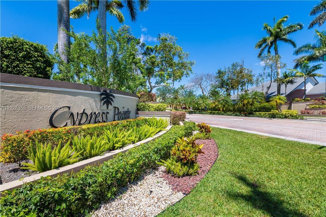 600 E Cypress Pointe Dr E Pembroke Pines, FL 33027