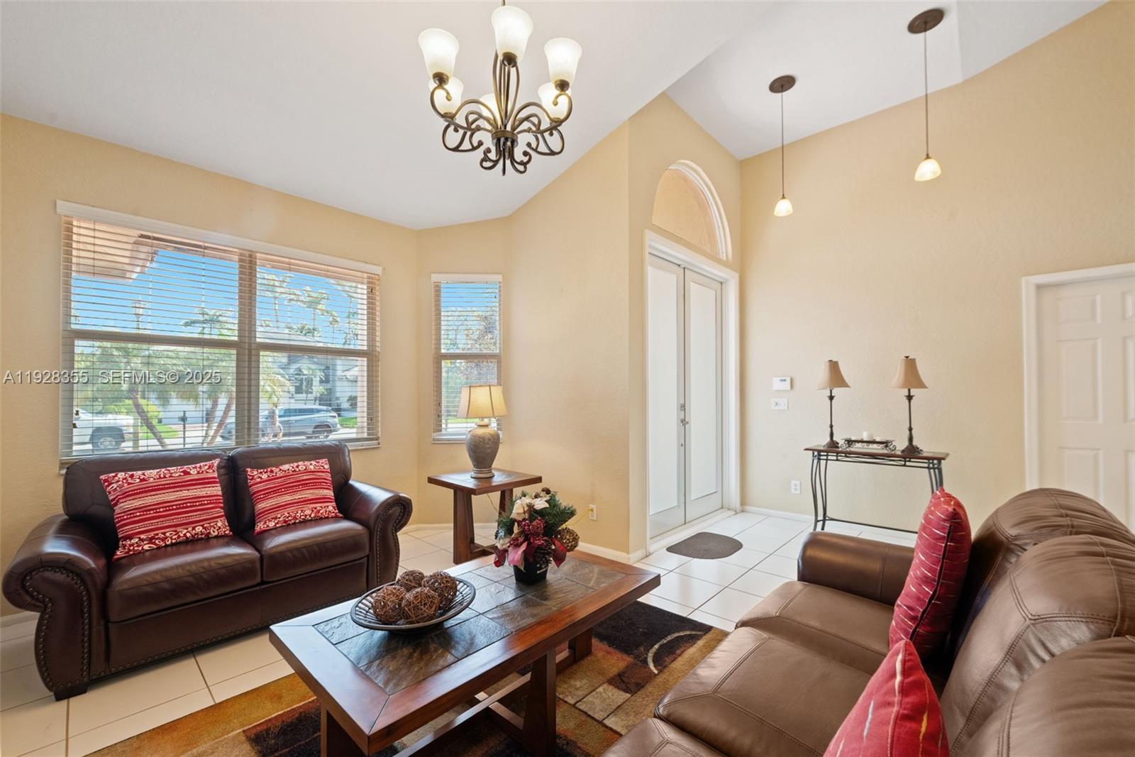 600 E Cypress Pointe Dr E Pembroke Pines, FL 33027