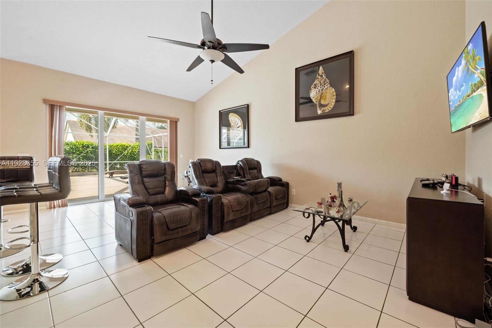 600 E Cypress Pointe Dr E Pembroke Pines, FL 33027
