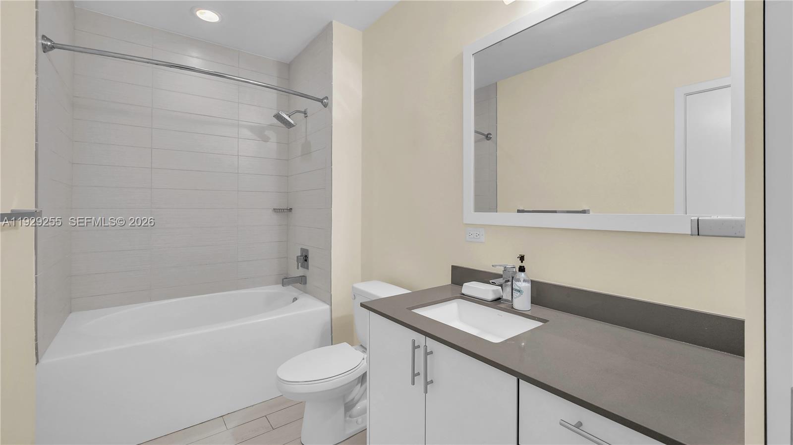 image Nine at Mary Brickell Village17