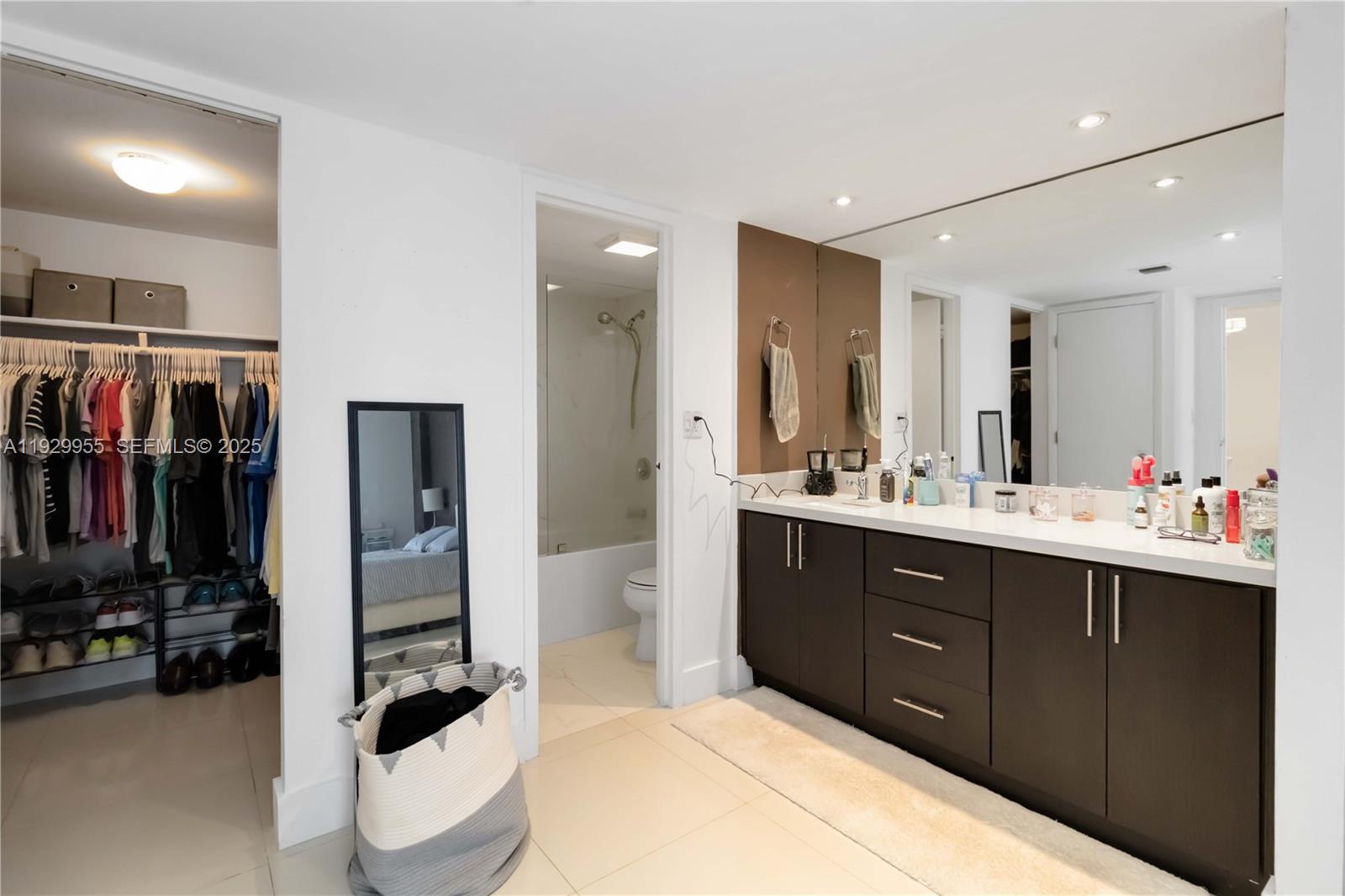 image Arlen House East13