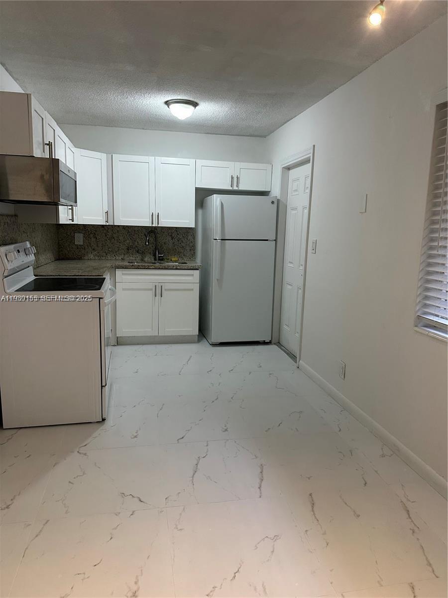 1733 Mayo St #2 Hollywood, FL 33020