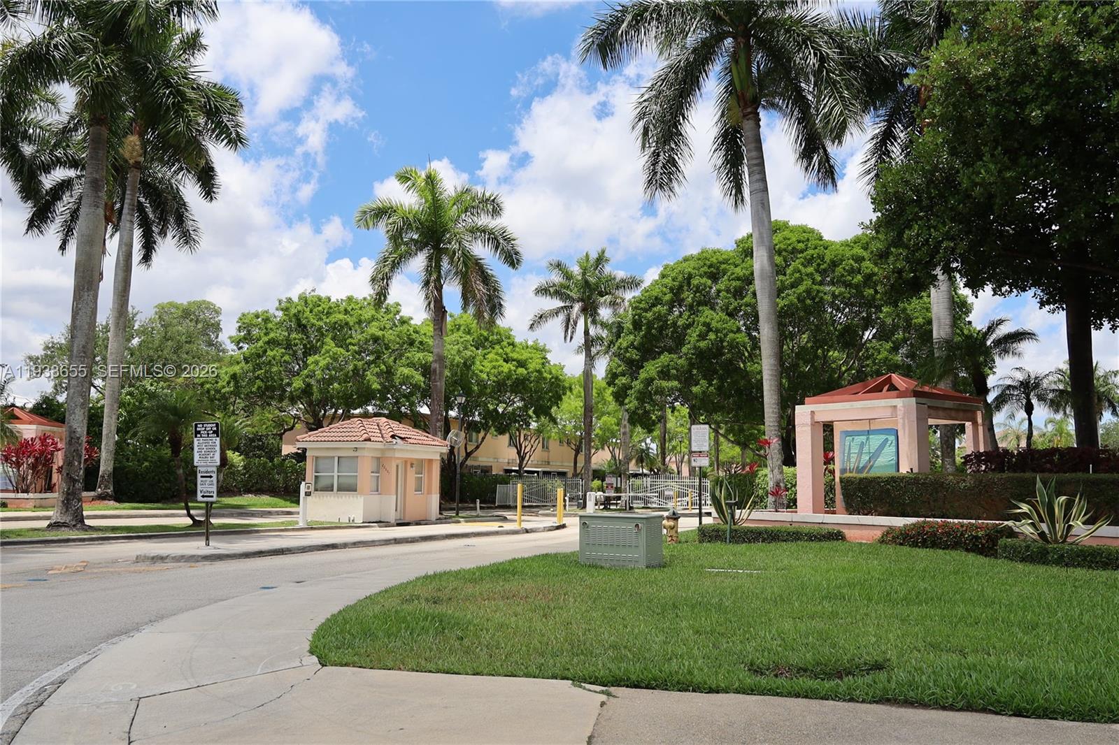 20816 NW 2nd St Pembroke Pines, FL 33029