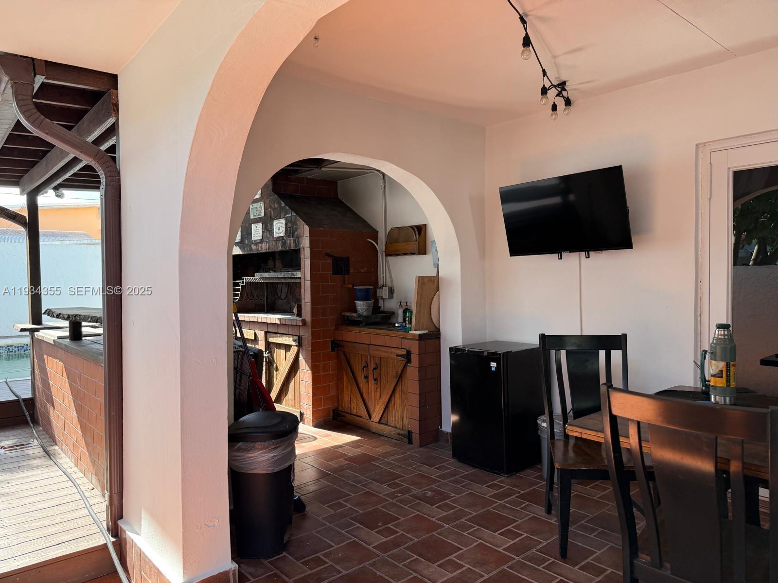 2430 SW 22nd Ter Miami, FL 33145