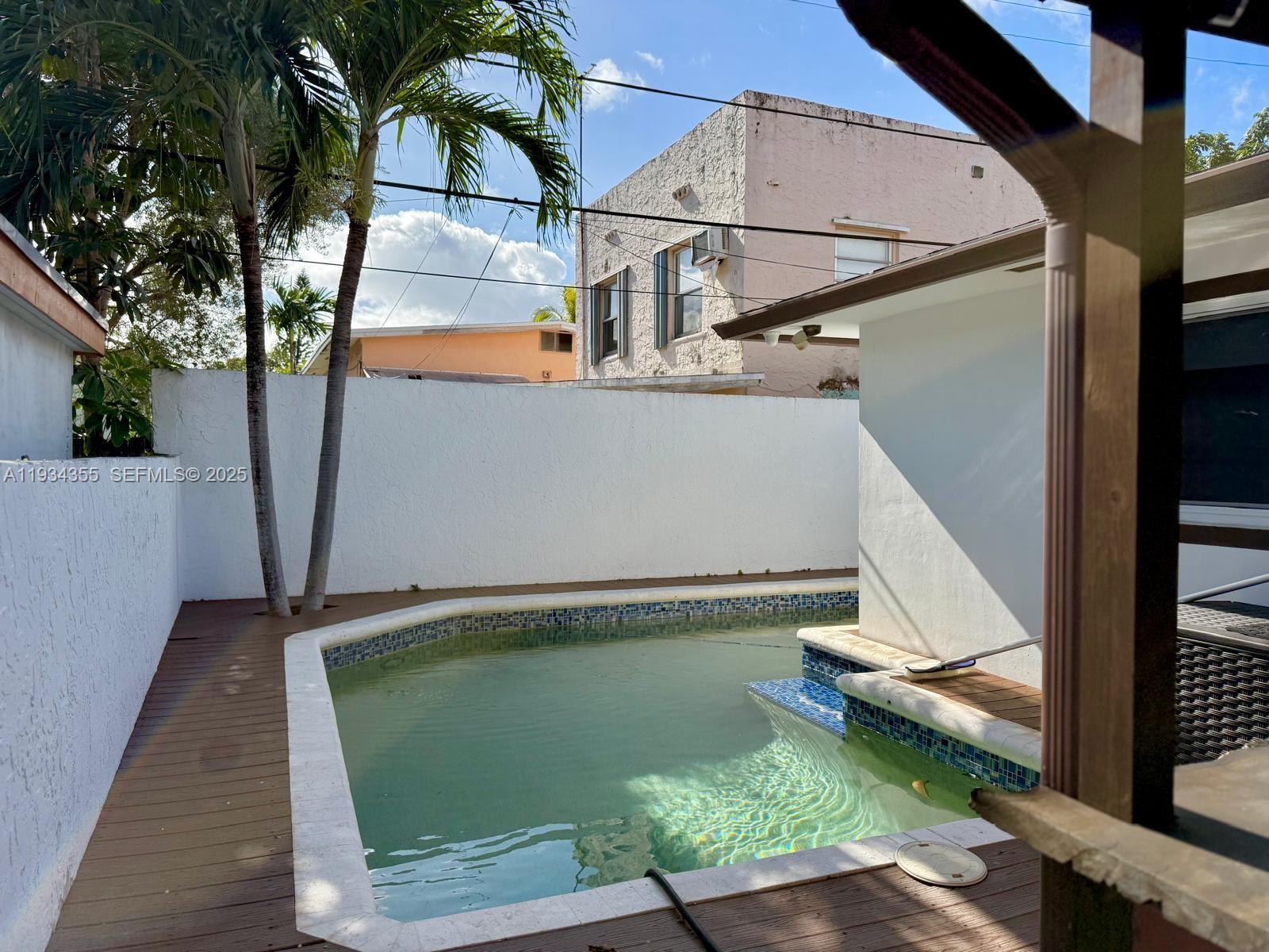 2430 SW 22nd Ter Miami, FL 33145