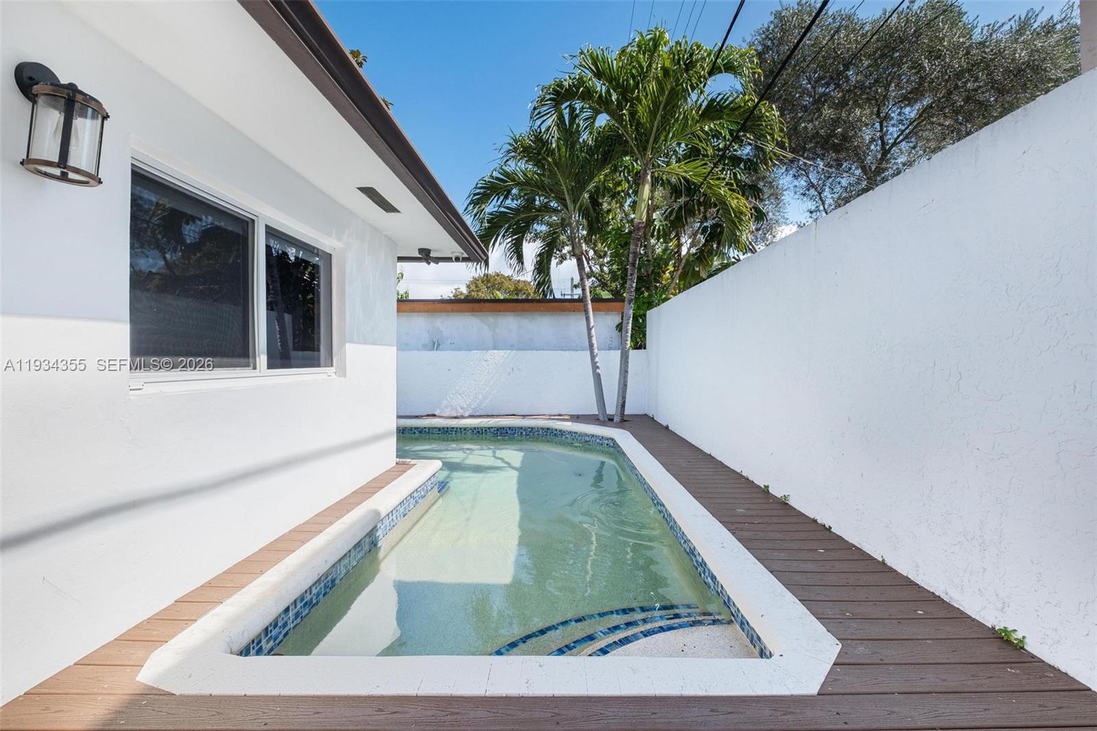 2430 SW 22nd Ter Miami, FL 33145