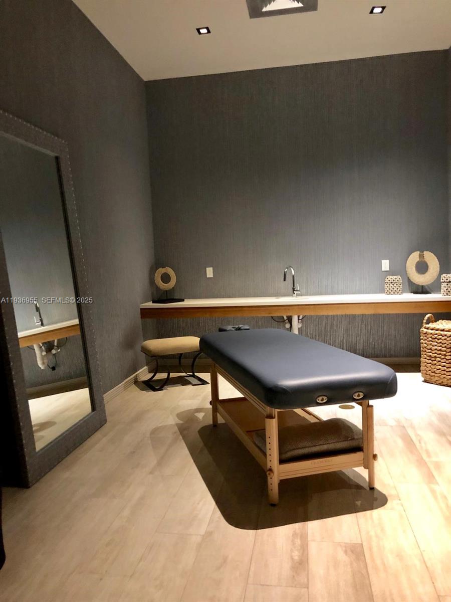 image Biscayne Beach Condo77