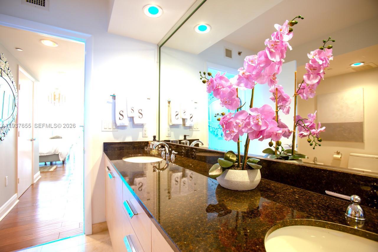 1850 S Ocean Dr #1004 Hallandale Beach, FL 33009