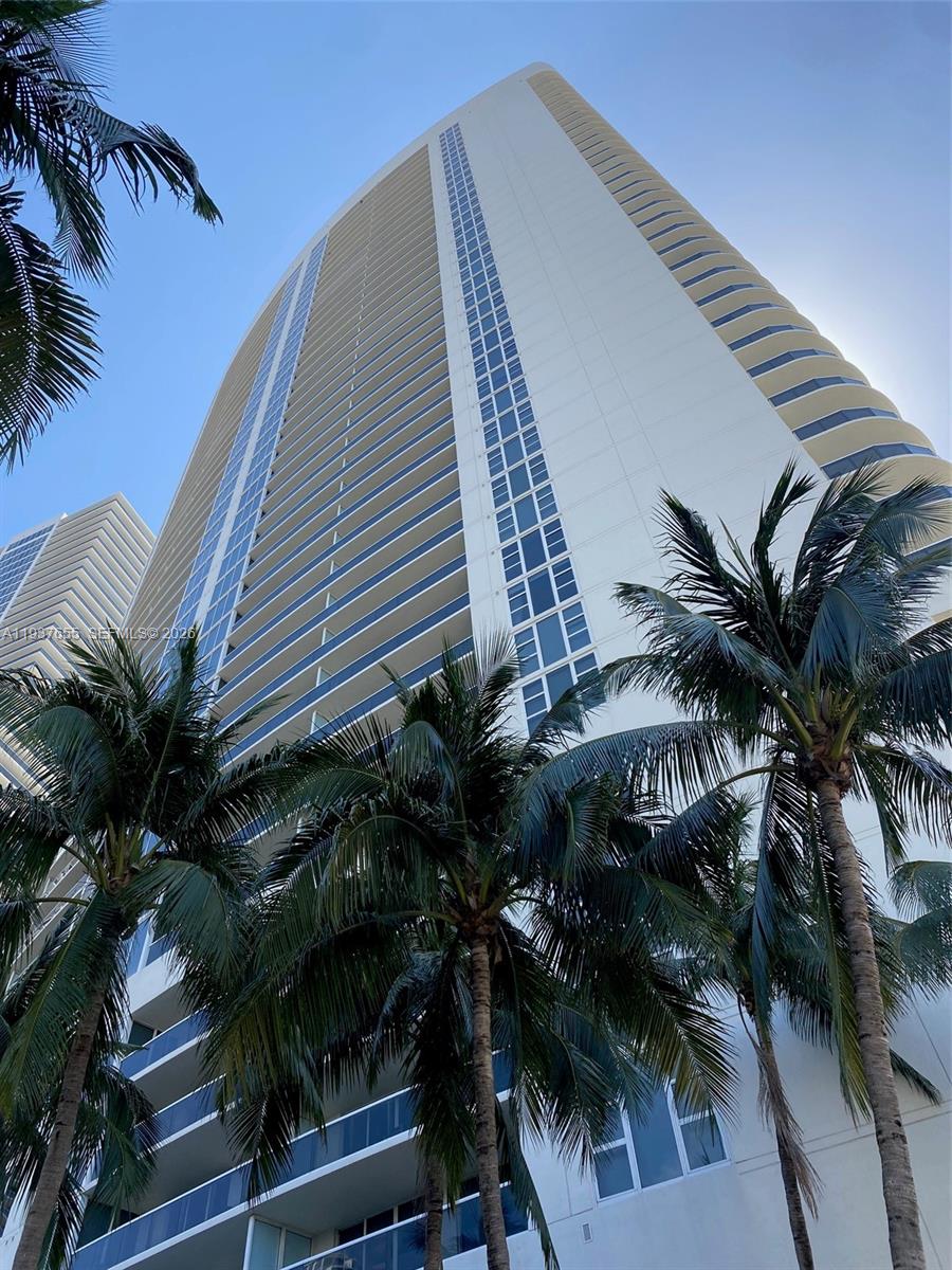 1850 S Ocean Dr #1004 Hallandale Beach, FL 33009