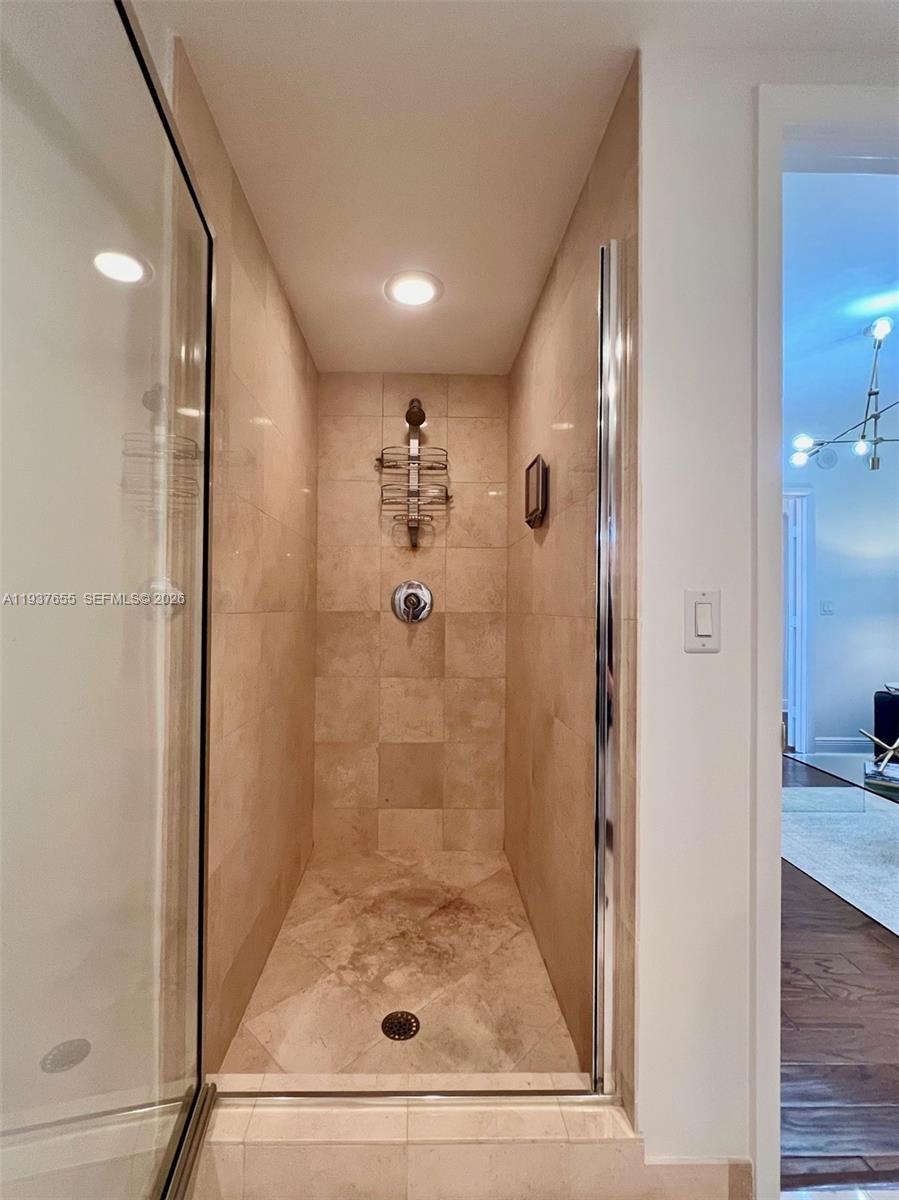 1850 S Ocean Dr #1004 Hallandale Beach, FL 33009