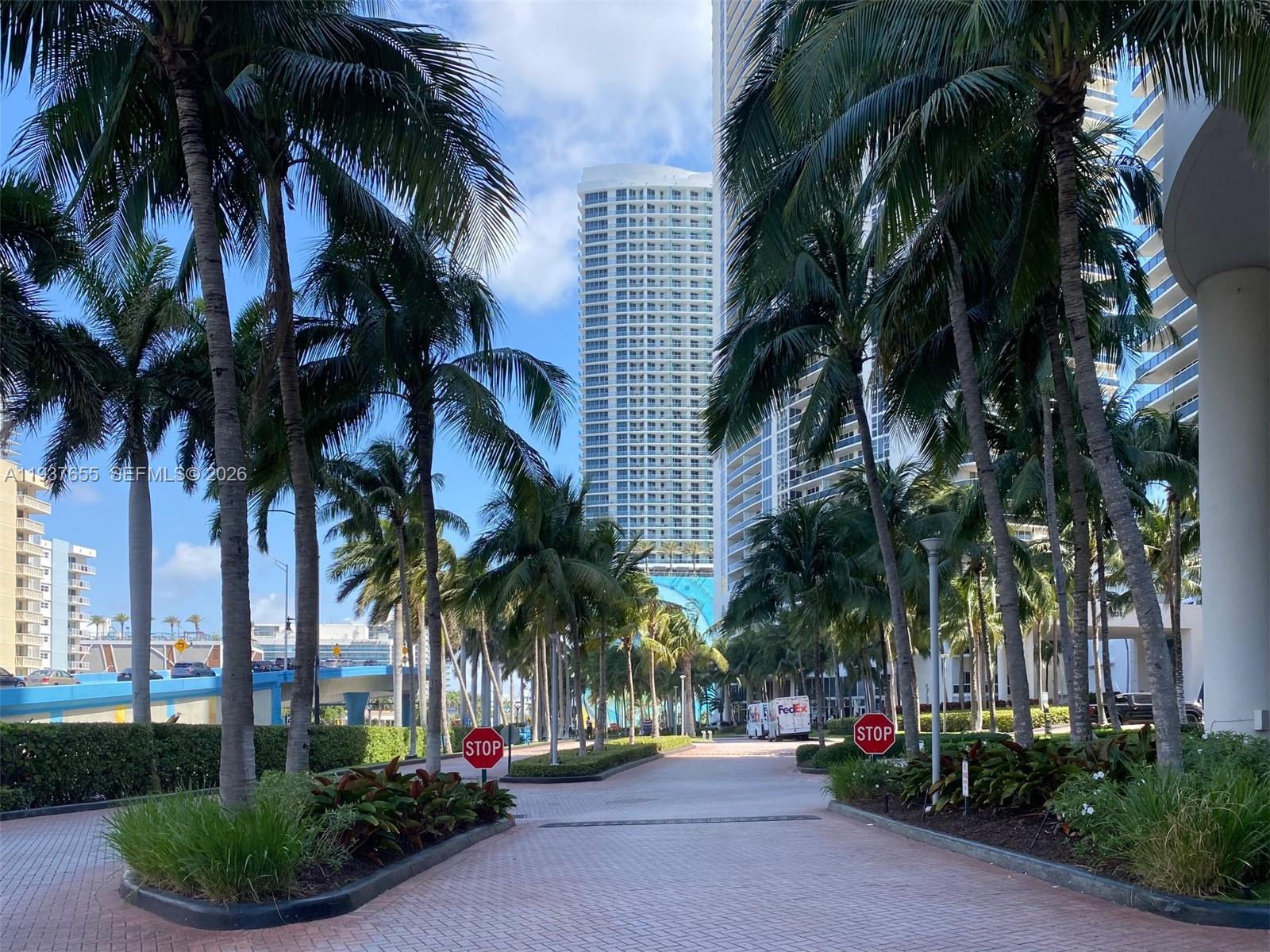 1850 S Ocean Dr #1004 Hallandale Beach, FL 33009