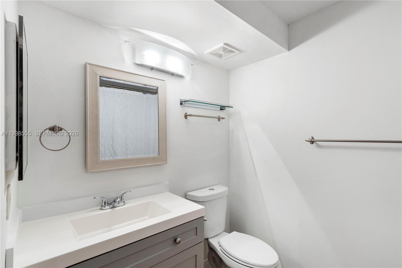 image Charter Club11