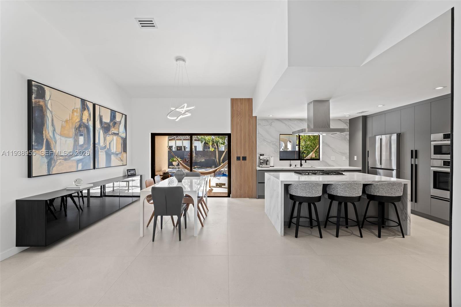 7910 NW 169th Ter Miami Lakes, FL 33016