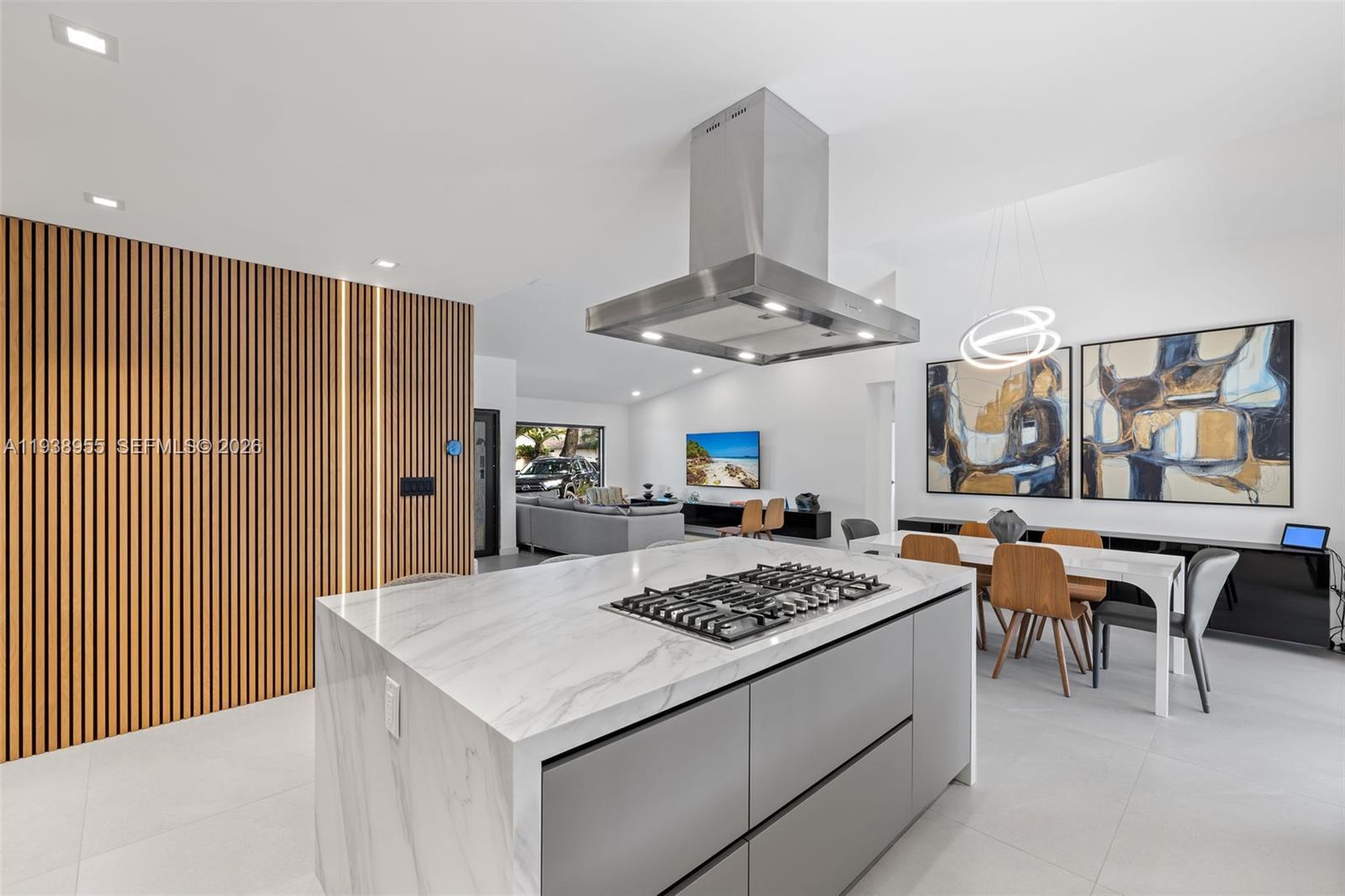 7910 NW 169th Ter Miami Lakes, FL 33016