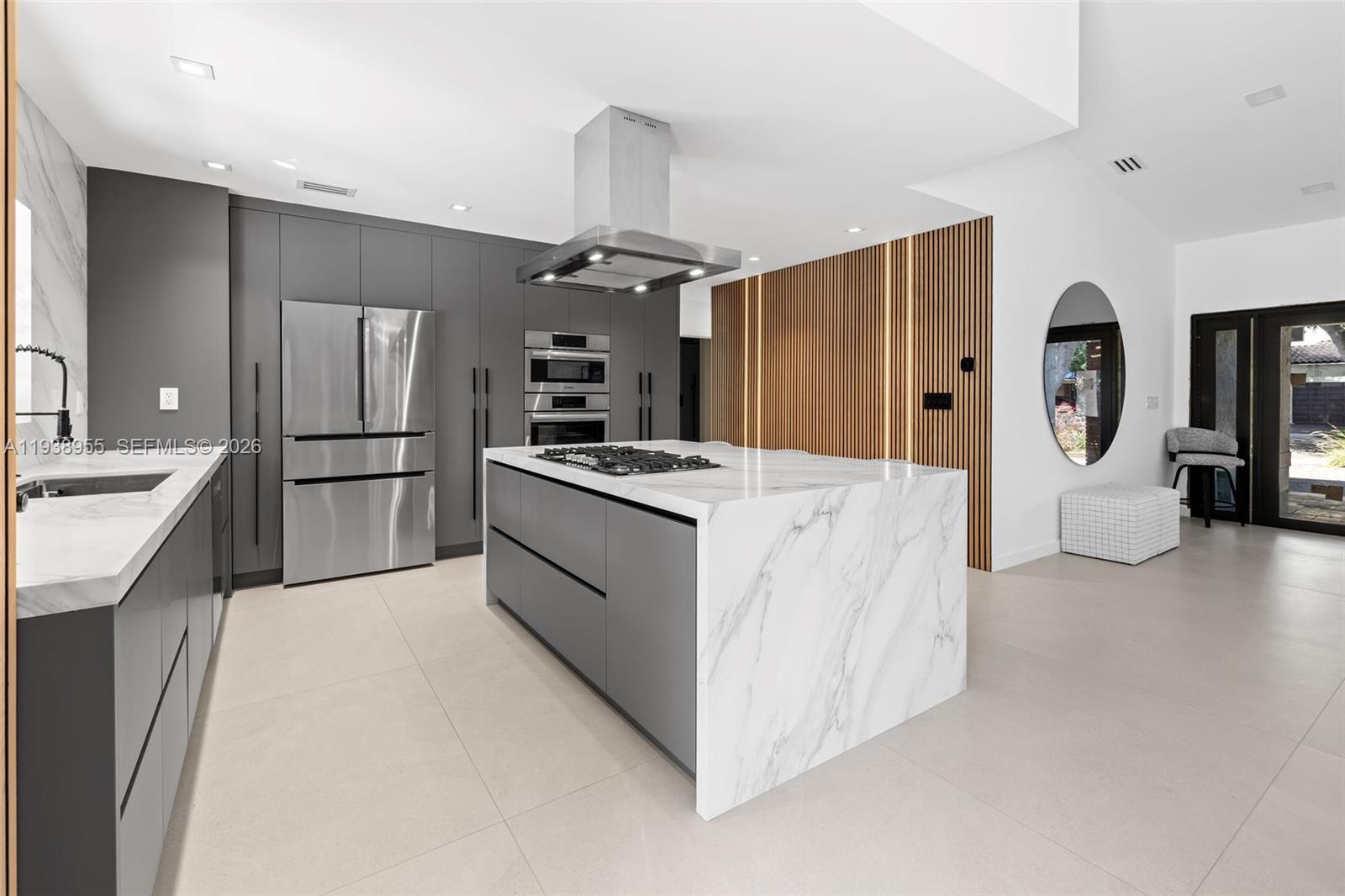 7910 NW 169th Ter Miami Lakes, FL 33016