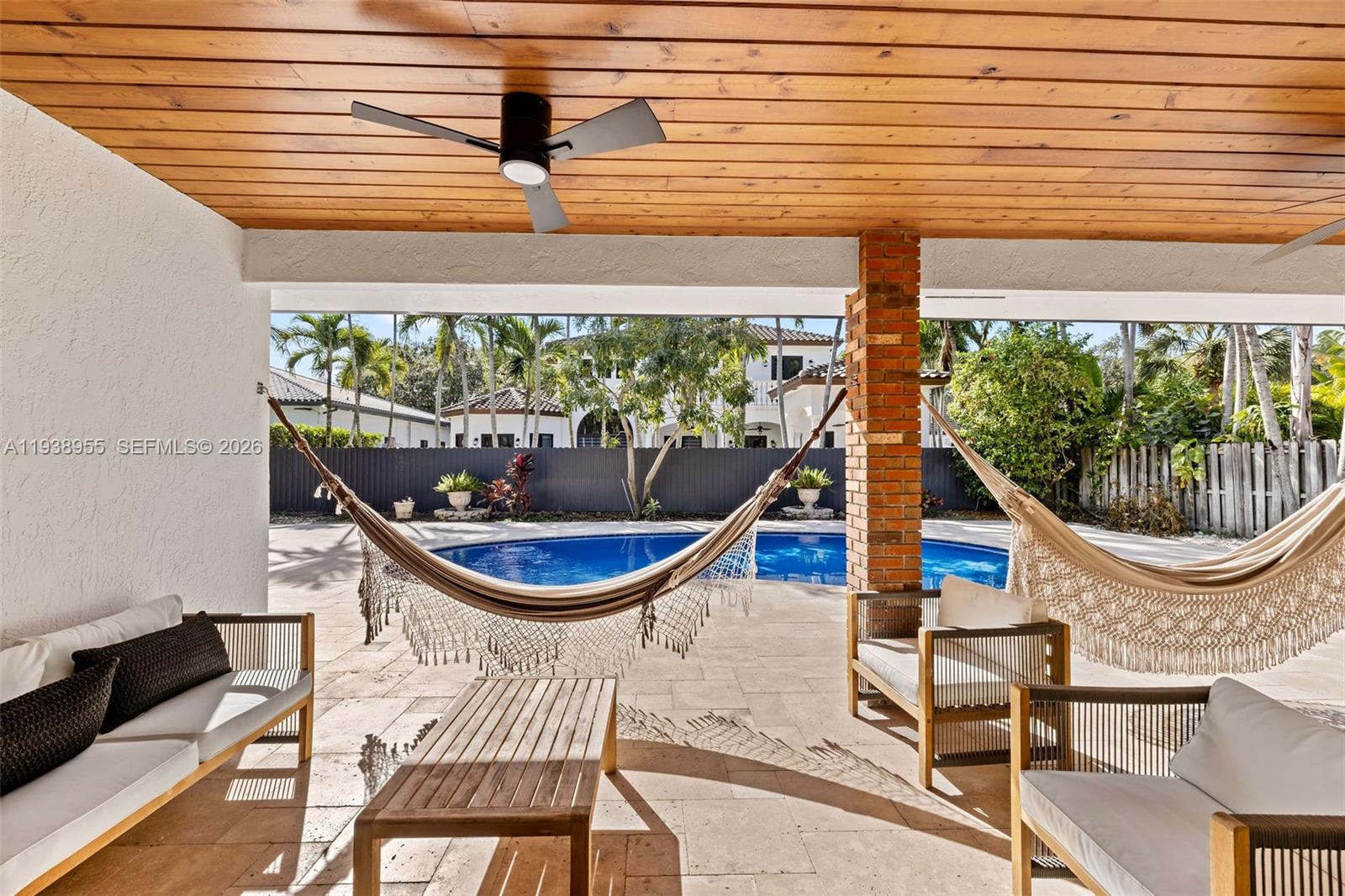 7910 NW 169th Ter Miami Lakes, FL 33016