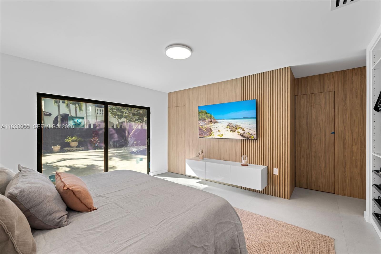 7910 NW 169th Ter Miami Lakes, FL 33016