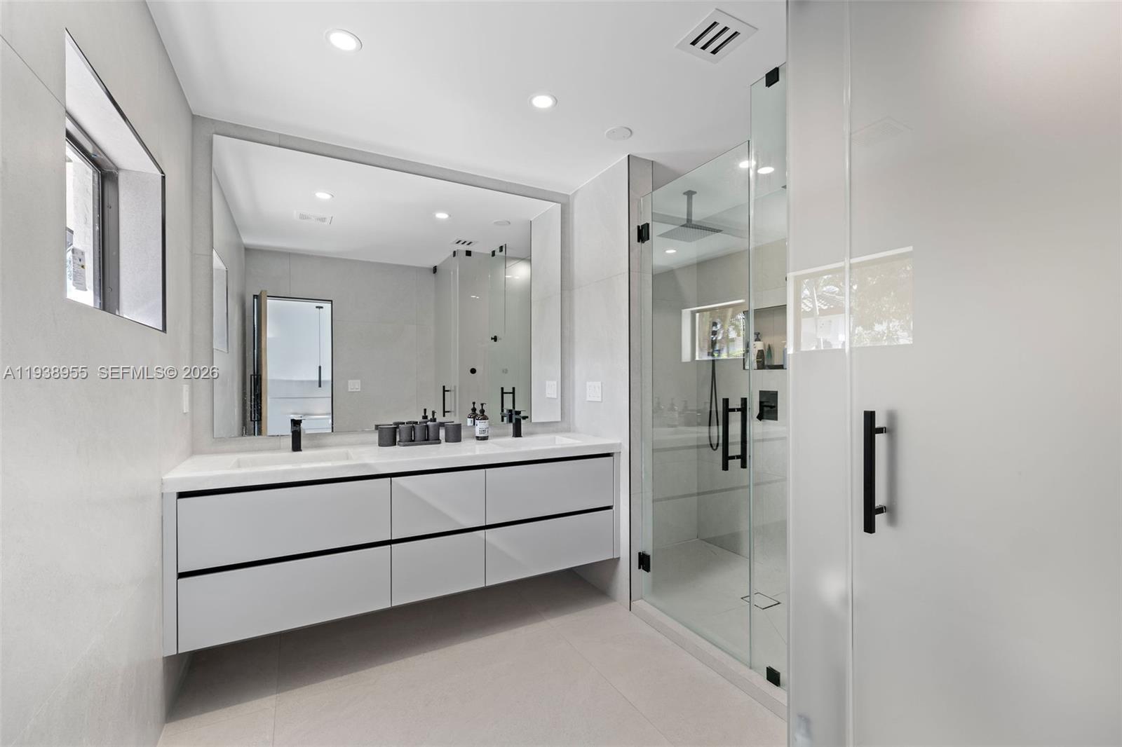 7910 NW 169th Ter Miami Lakes, FL 33016