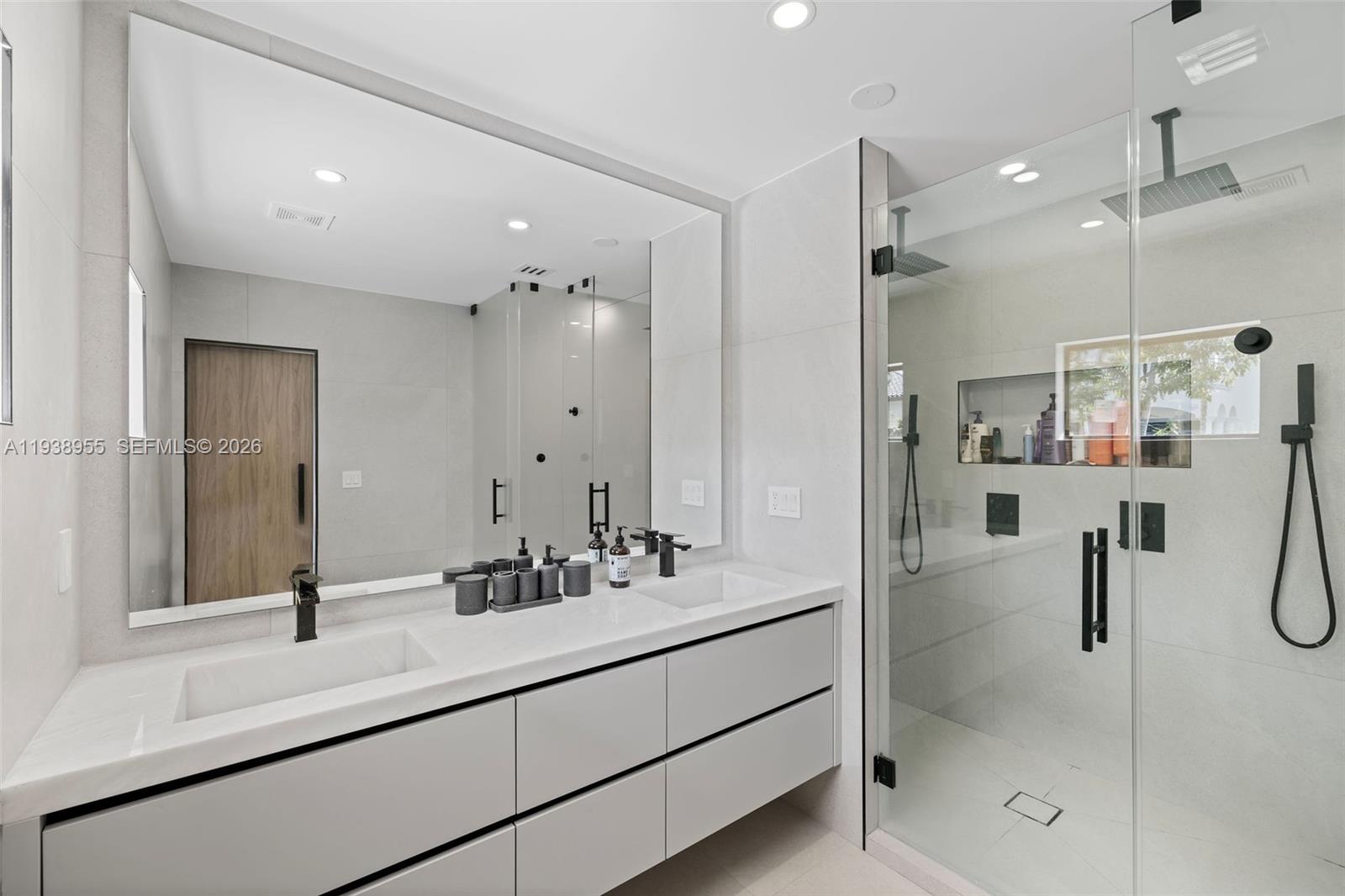 7910 NW 169th Ter Miami Lakes, FL 33016